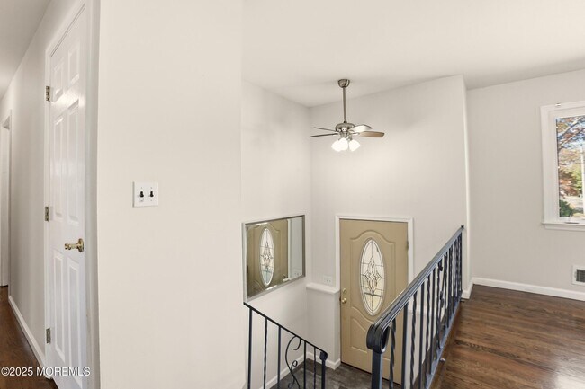 Building Photo - 701 Beach Ave