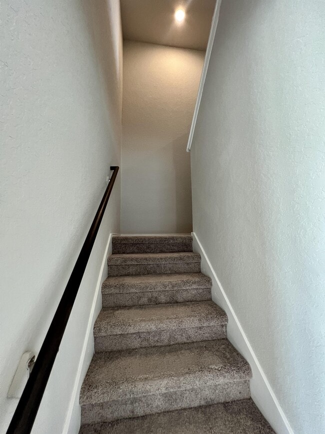 Building Photo - 2824 Rosefinch