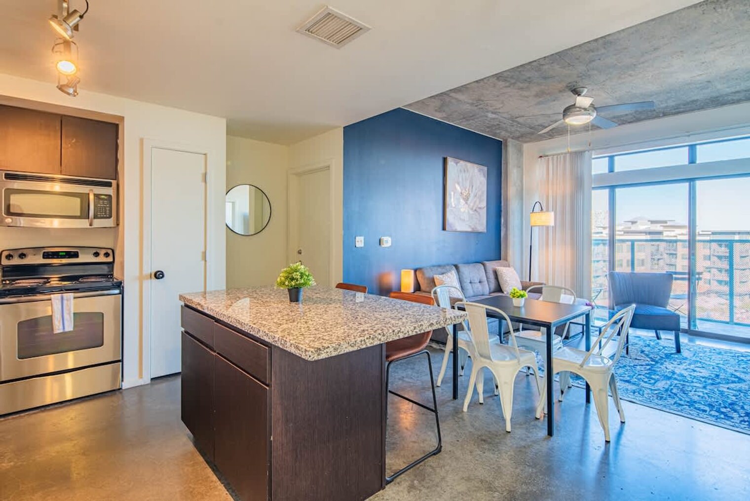 Building Photo - 333 E Roosevelt St