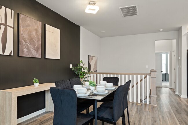 Primary Photo - 2037 Statesville Ave