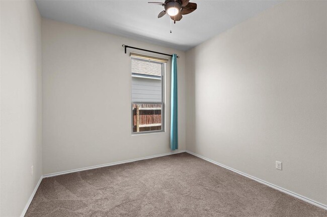 Building Photo - 133 Carlina Lp