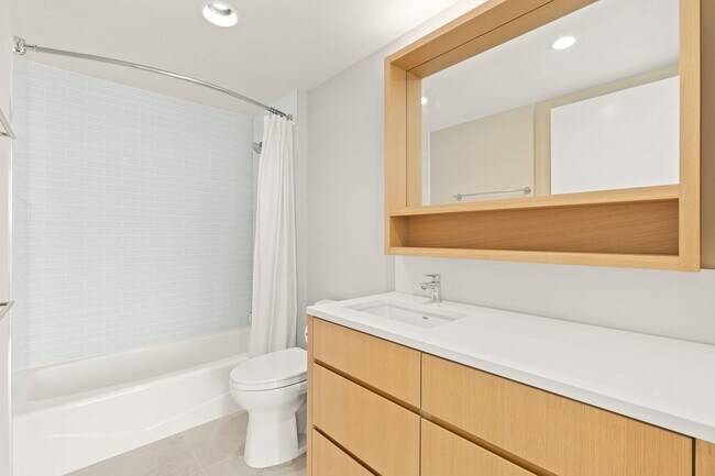 Building Photo - Furnished 1 bed / 1 bath / 1 parking at Sk...