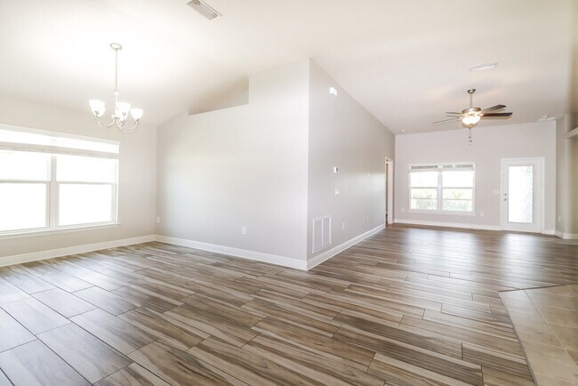 Building Photo - 13255 Niti Dr