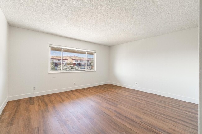 Building Photo - 3260 Gypsum Rd