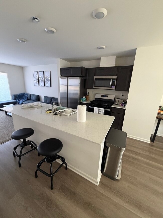 Building Photo - 1555 Sequoia Wy