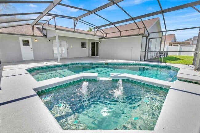 Building Photo - 112 Azalea Dr