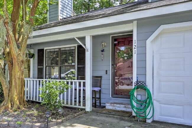 Building Photo - Townhome on Southside