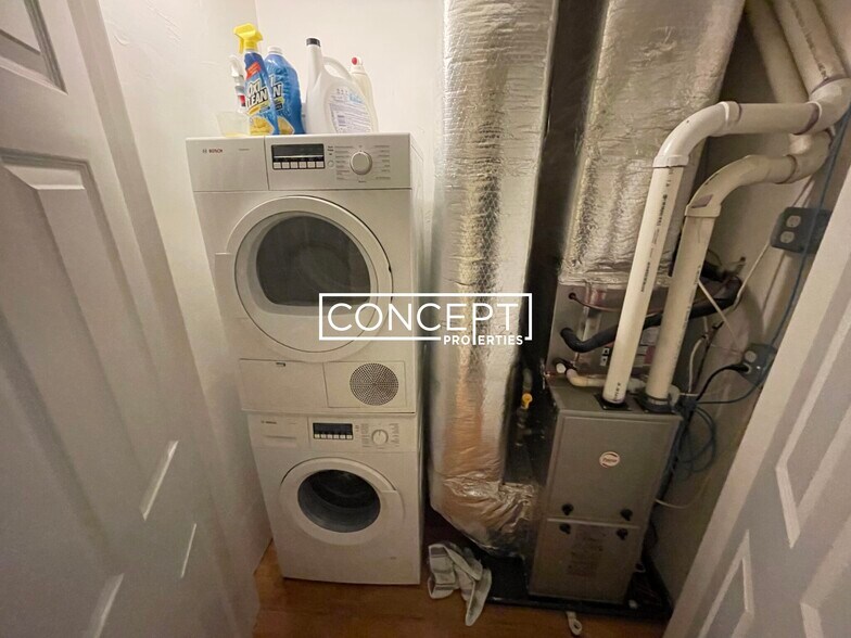 Building Photo - 1029 Tremont St