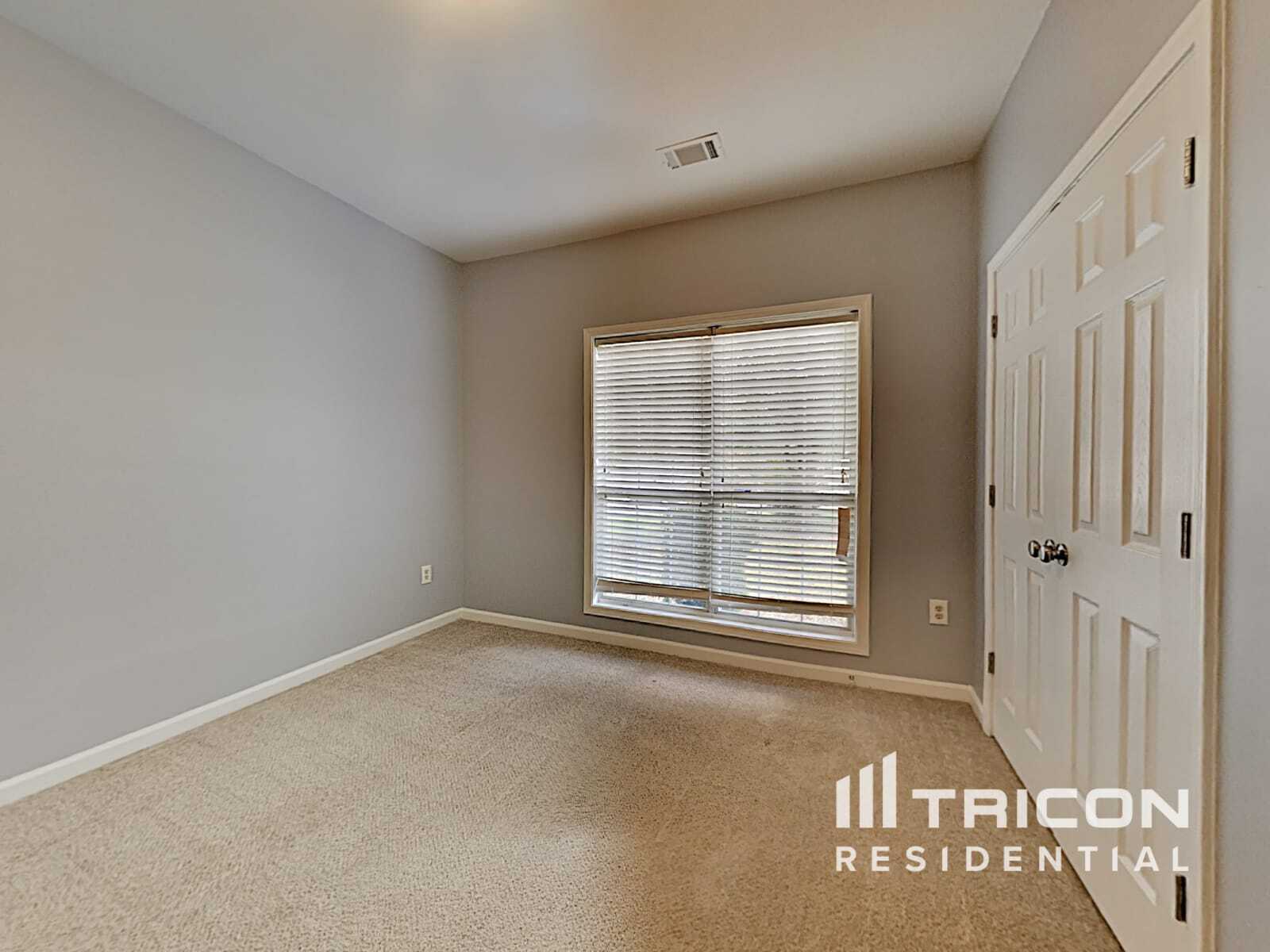 Building Photo - 325 Wisteria Blvd