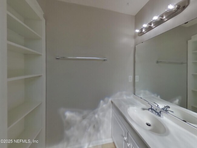 Building Photo - 1553 Kingfisher Blvd