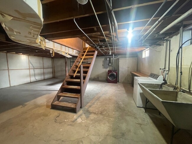 Building Photo - 3303 Greenwood Ave