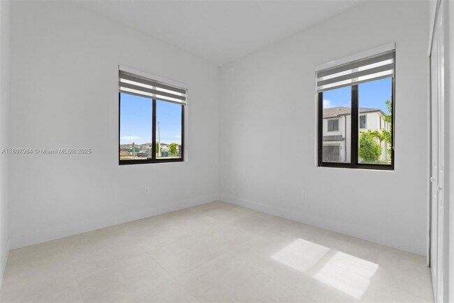 Building Photo - 18920 SW 344th Terrace