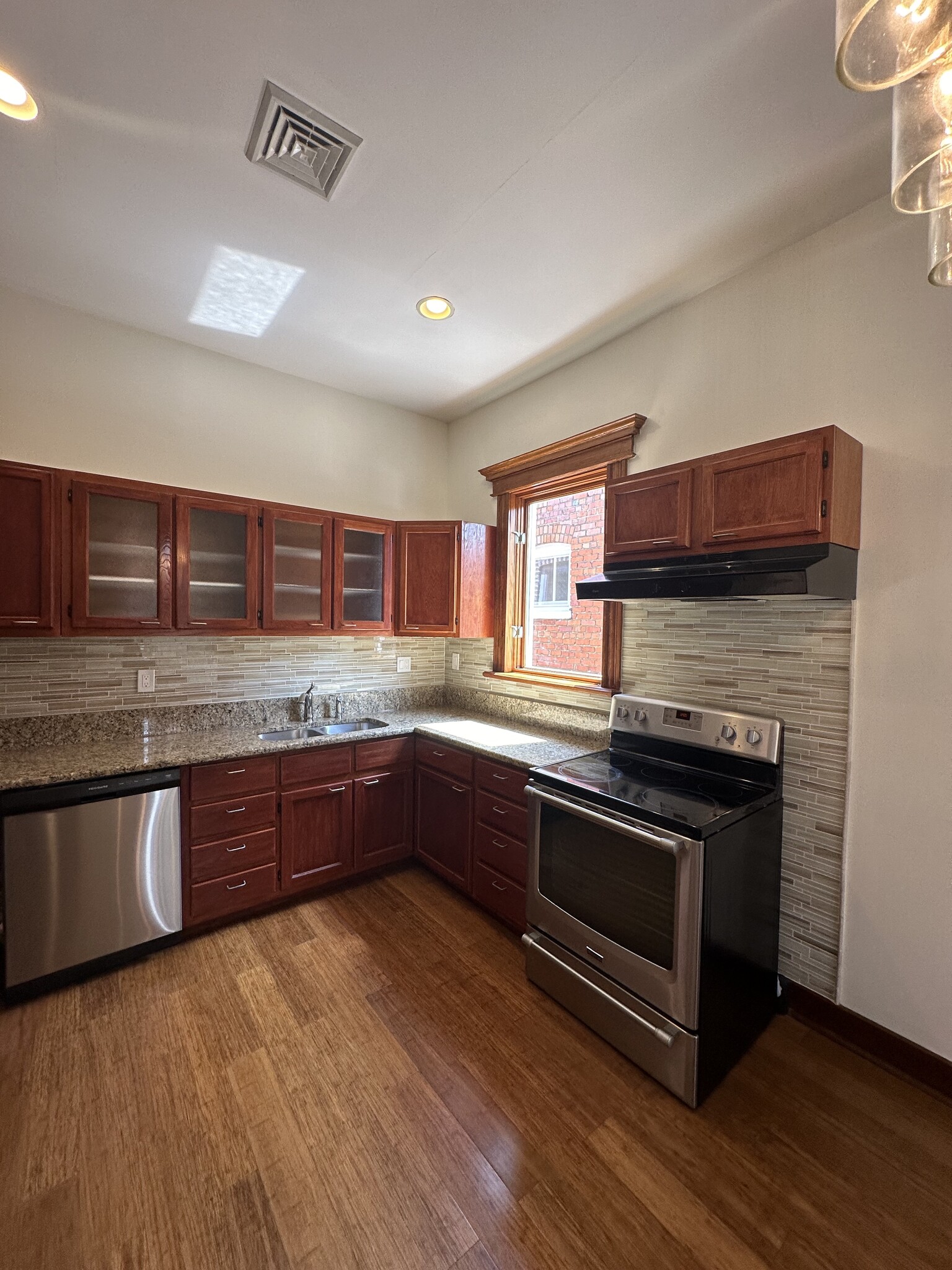 Spacious kitchen with large amounts of counter space - 2329 W Grace St