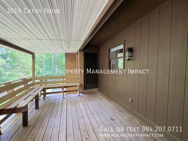 Building Photo - 3019 Cathy Dr