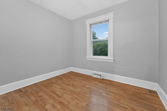 Building Photo - 11 Pulaski Rd