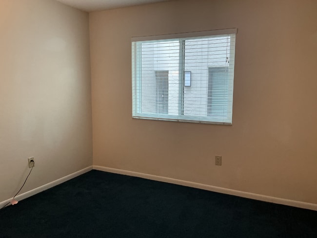 Building Photo - Lakeview Condo Coming Soon | Directly Acro...
