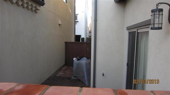 Building Photo - 1416 Dahlia Loop