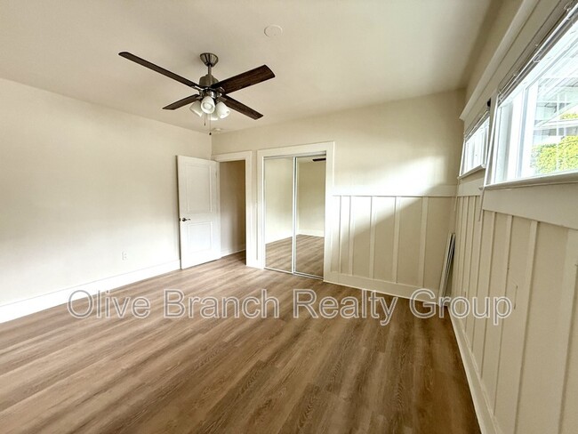 Building Photo - 4125 S Van Ness Ave