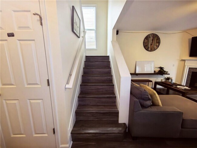 Building Photo - 3362 Briaroak Dr