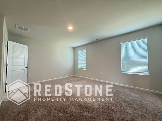 Building Photo - 919 Crow Br Dr