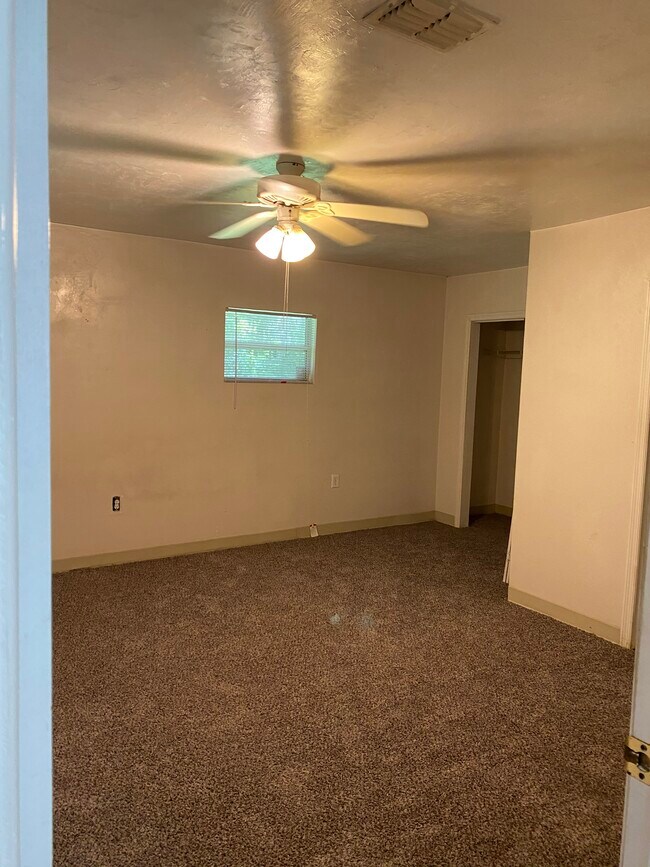 Building Photo - Cactus/Block - 2602