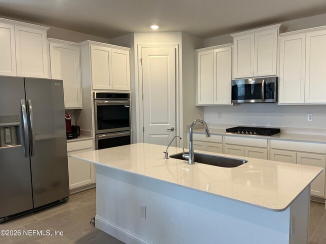 Building Photo - 66 Otsego Ln