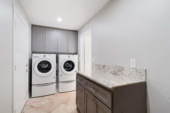 Building Photo - 13834 Fleur De Lis Blvd