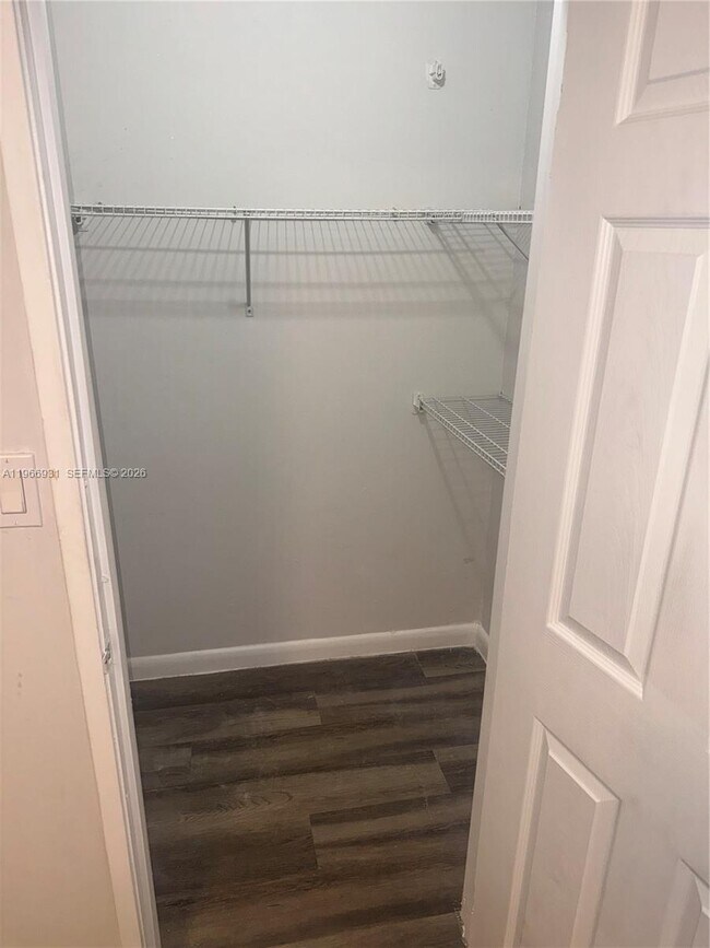 Building Photo - 3183 Coral Lake Dr