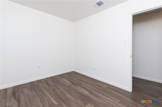 Building Photo - 5815 Betty Lou Dr