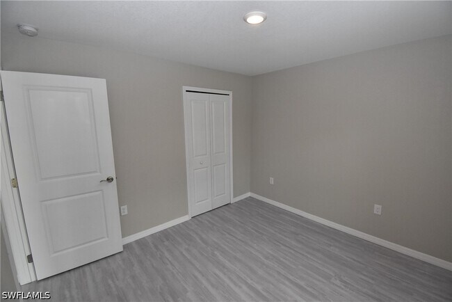 Building Photo - 1544 Waldorf Dr