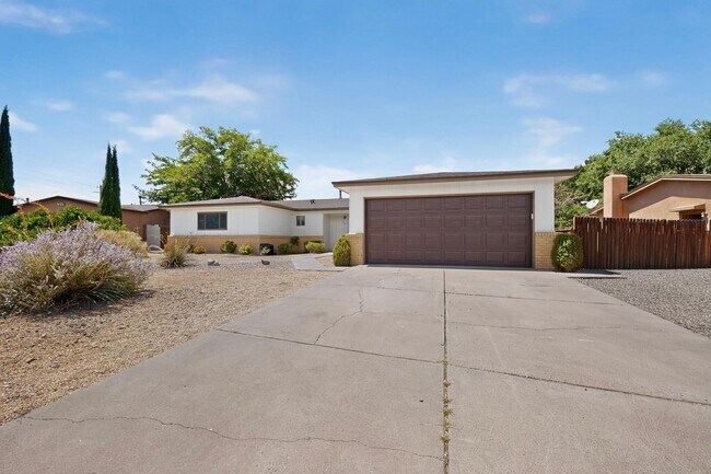 Building Photo - 7101 Cindy Dr NE