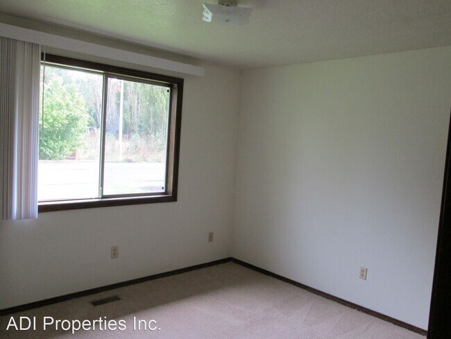 Building Photo - 3 br, 2 bath House - 17640 SW Wright St.