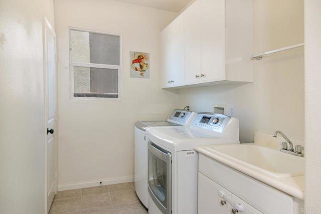Building Photo - 4668 Meadow Dr