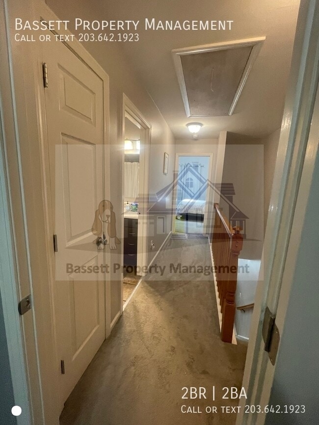 Building Photo - 40 Manorwood Dr