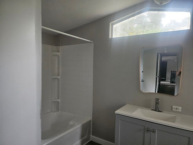 Building Photo - 8405 Vining St