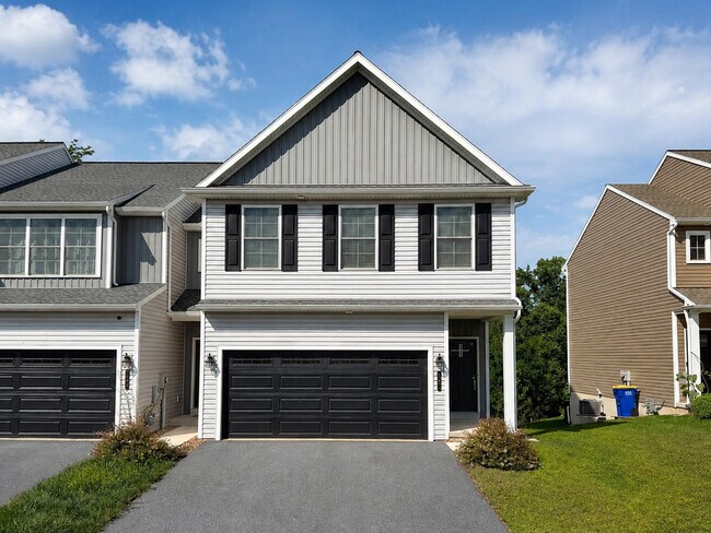Building Photo - 201 Sage Blvd