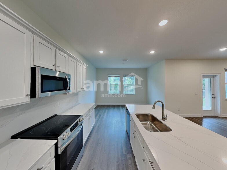 Building Photo - 5757 Oesterle Rd