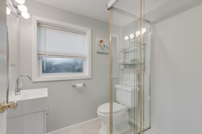 Building Photo - 47 Hackberry Ln