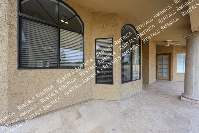 Building Photo - 532 E Stonebridge Dr