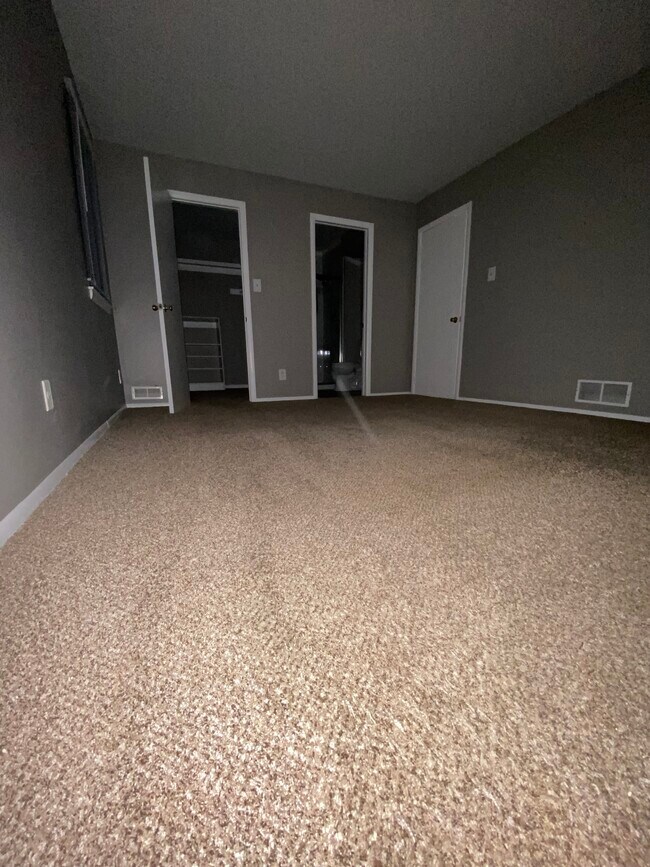 Building Photo - 803A Cypress Point Cir