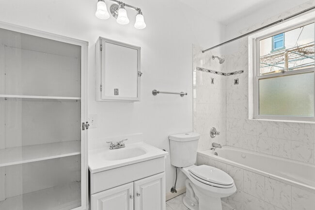 Building Photo - 1030 Fairmont St NW