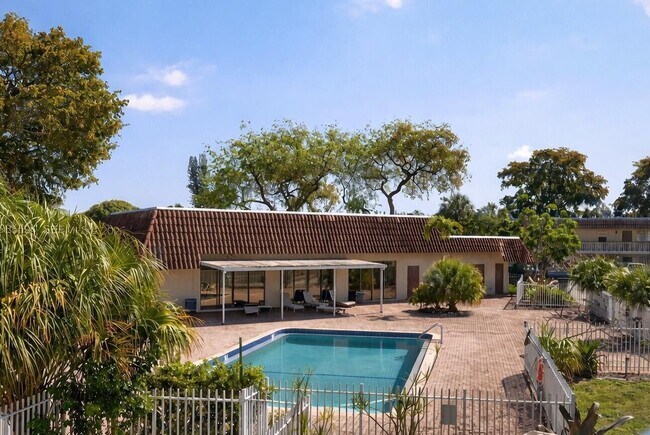 Building Photo - 3777 NW 78th Ave