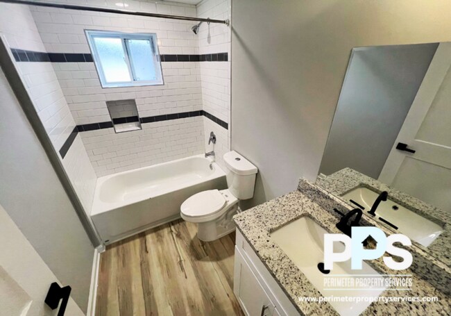 Building Photo - 605 Paines Ave NW