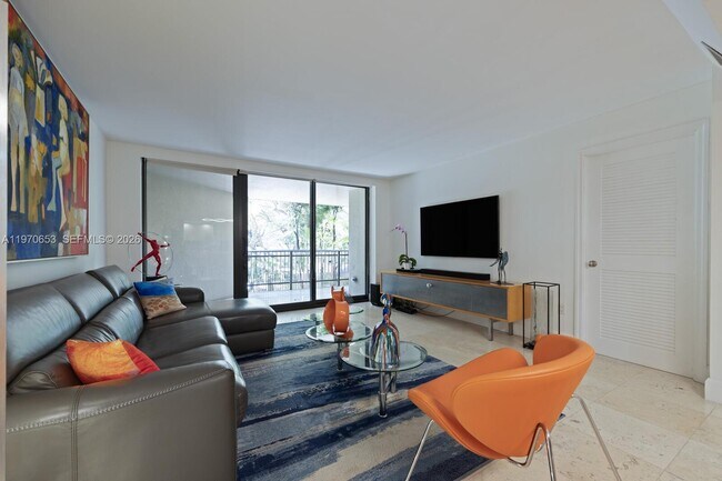 Building Photo - 2901 S Bayshore Dr