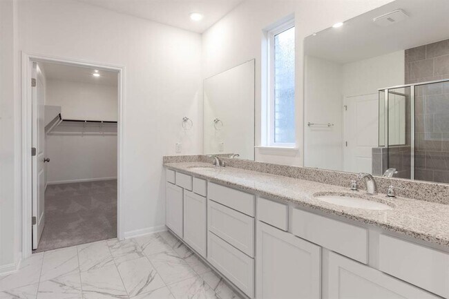 Building Photo - 309 Barton Oak Trl
