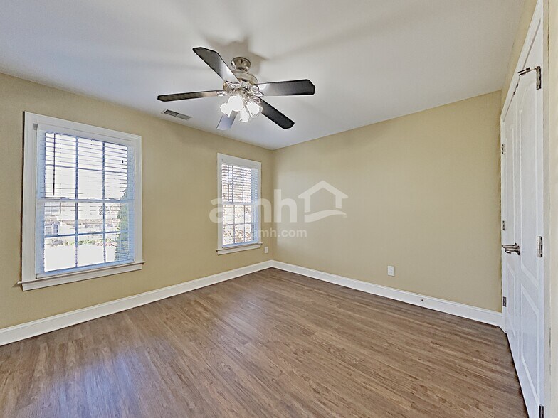 Building Photo - 2710 Marilyn Ct
