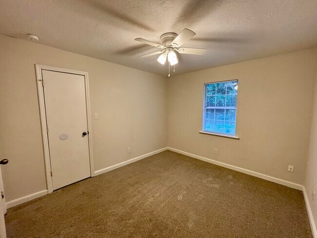 Building Photo - 4391 Ridge Valley Dr