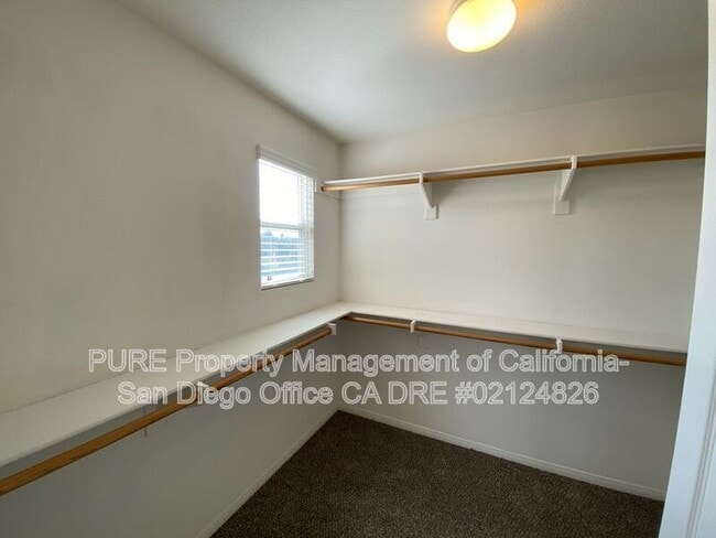 Building Photo - 1553 Hunters Glen Ave