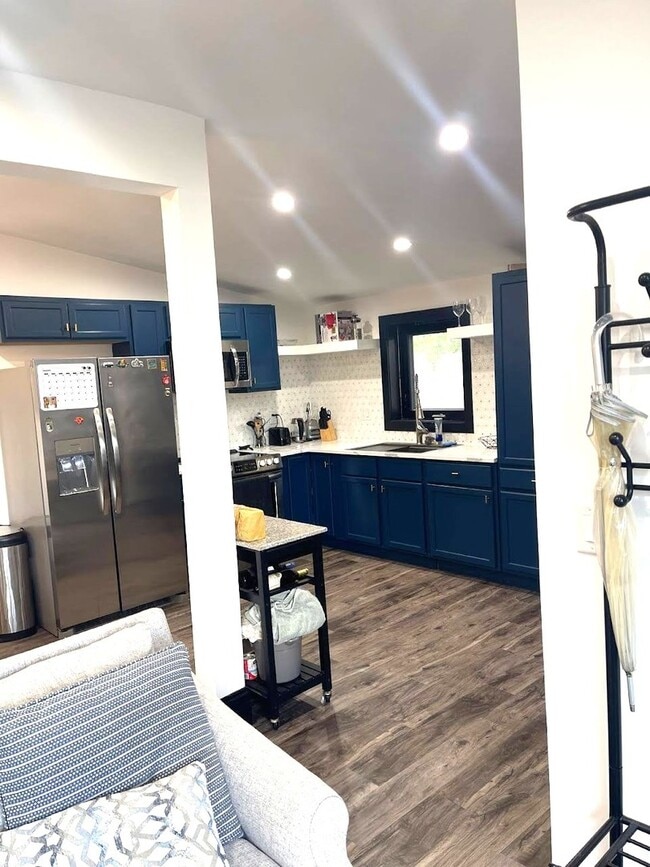 Building Photo - 4728 N Kennicott Ave