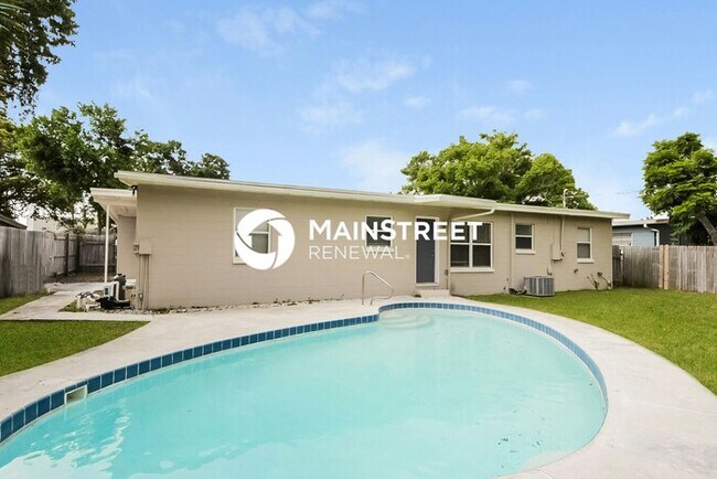 Building Photo - 3 Bedroom Pet-Friendly Home in ORLANDO, FL with Main Street Renewal